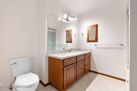 Bath - 12062 N Ruby Dr, Hayden, ID 83835 photo 3 of 4