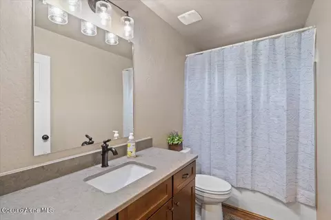Bath - 4142 N Pradera Ct, Post Falls, ID 83854 photo 2 of 2
