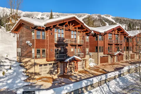 84 Hemlock Ln #401, Sandpoint, ID 83864