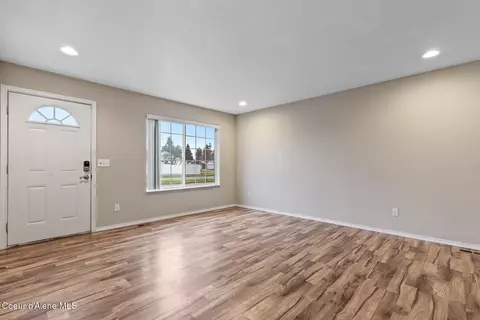 Living - 903 E Teton Ave, Post Falls, ID 83854 photo 3 of 4