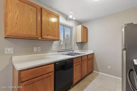Kitchen - 903 E Teton Ave, Post Falls, ID 83854 photo 3 of 4