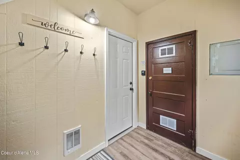 Entry Way - 708 Upper 3rd St, Kellogg, ID 83837 photo 1 of 3