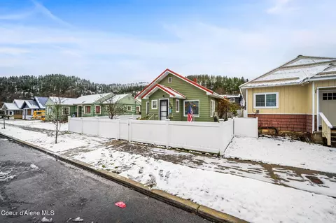 208 W Mullan Ave, Kellogg, ID 83837 photo 3
