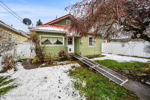 208 W Mullan Ave, Kellogg, ID 83837 photo 4
