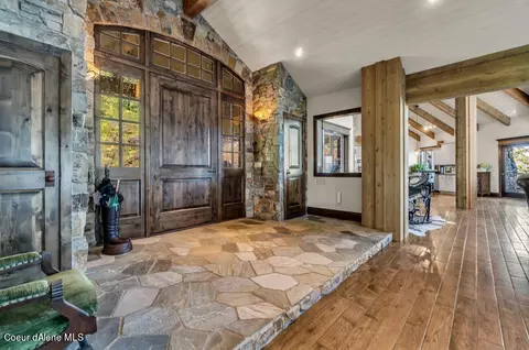 Entry Way - 2707 E Mockingbird Loop, Harrison, ID 83833 photo 1 of 2