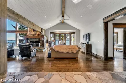 Living - 2707 E Mockingbird Loop, Harrison, ID 83833 photo 4 of 8