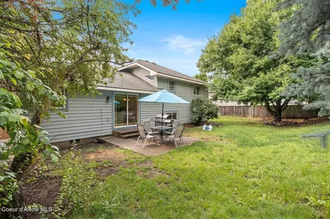 Exterior - 527 E Cloverleaf Dr, Hayden, ID 83835 photo 4 of 6