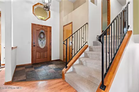 Entry Way - 527 E Cloverleaf Dr, Hayden, ID 83835 photo 1 of 1