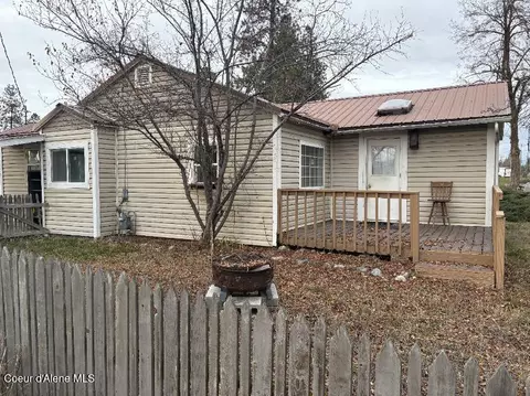 1215 N Spokane St, Post Falls, ID 83854