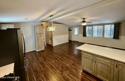 Living - 724 Idaho St, Mullan, ID 83846 photo 2 of 4
