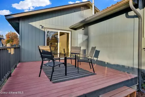 Exterior - 1005 Cedar St, Sandpoint, ID 83864 photo 8 of 13
