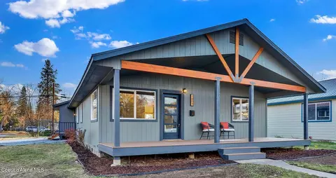 Exterior - 1005 Cedar St, Sandpoint, ID 83864 photo 1 of 13