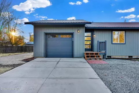 Exterior - 1005 Cedar St, Sandpoint, ID 83864 photo 5 of 13