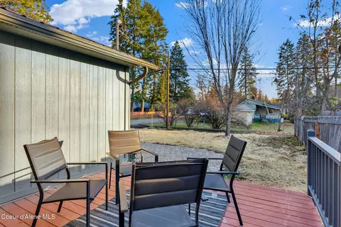 Exterior - 1005 Cedar St, Sandpoint, ID 83864 photo 7 of 13
