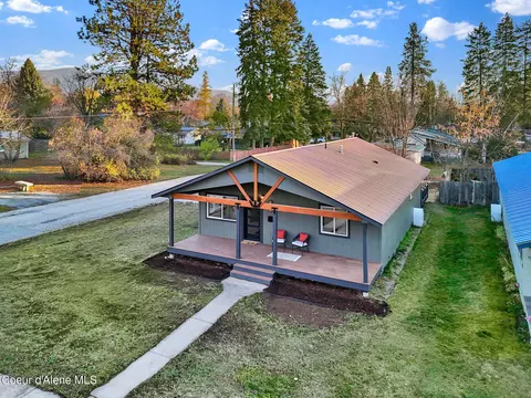 Exterior - 1005 Cedar St, Sandpoint, ID 83864 photo 3 of 13