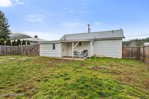 Exterior - 508 Main St, Pinehurst, ID 83850 photo 2 of 3
