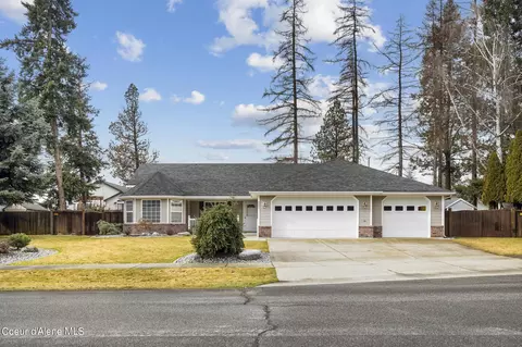 9331 N Drawbridge Ct, Hayden, ID 83835