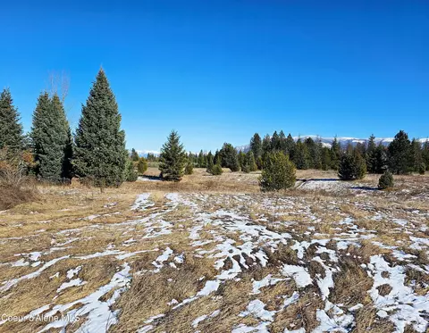 5011 Mc Arthur Lake Rd, Naples, ID 83847