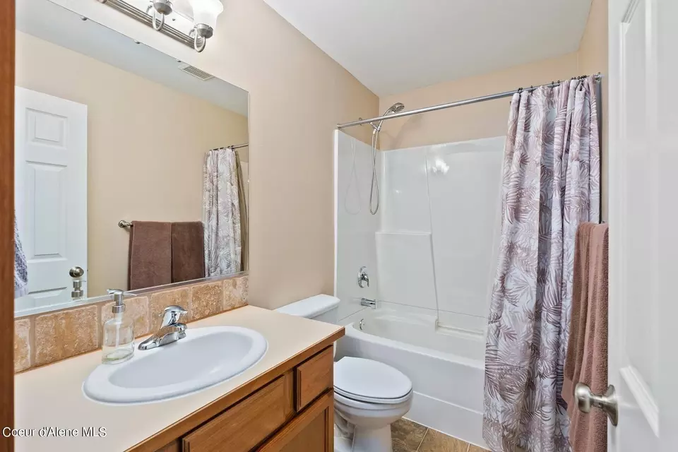Bath - 1577 W Yaquina Dr, Post Falls, ID 83854 photo 4 of 4