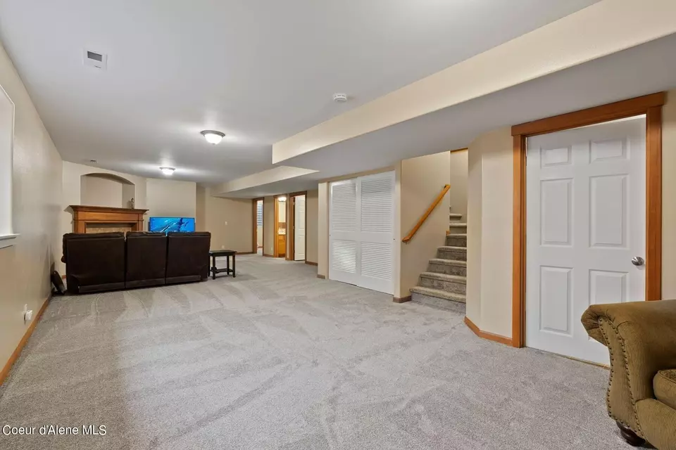 Living - 1577 W Yaquina Dr, Post Falls, ID 83854 photo 4 of 5