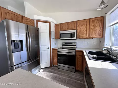 Kitchen - 240 W Commanche St, Post Falls, ID 83854 photo 2 of 2