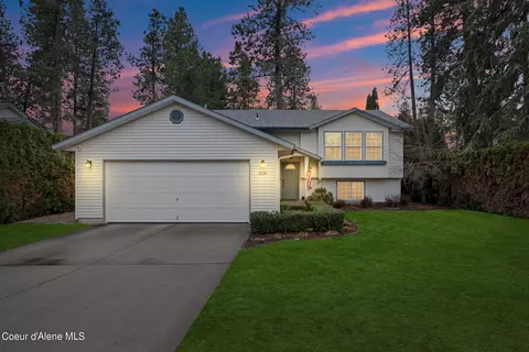 5126 E Woodland Dr, Post Falls, ID 83854