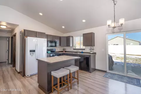 Kitchen - 8767 N Argyle St, Post Falls, ID 83854 photo 1 of 2