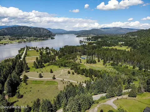 125 Ferry Rd, Sagle, ID 83860