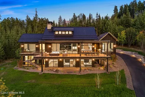 7078 Sunflower Rd, Harrison, ID 83833