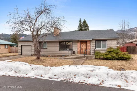 1028 E Larch Ave, Osburn, ID 83849