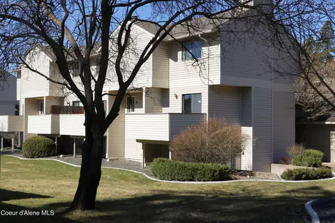 8203 N Ridgewood Dr # 3, Hayden, ID 83835