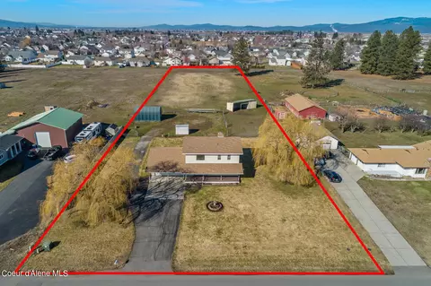 9111 N Chateaux Dr, Hayden, ID 83835