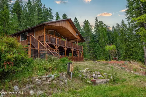 16777 N Krafts St, Hayden, ID 83835