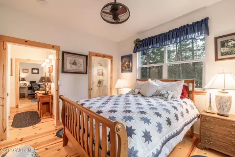 Bedroom - 10291 E Riley Loop, Athol, ID 83801 photo 3 of 4