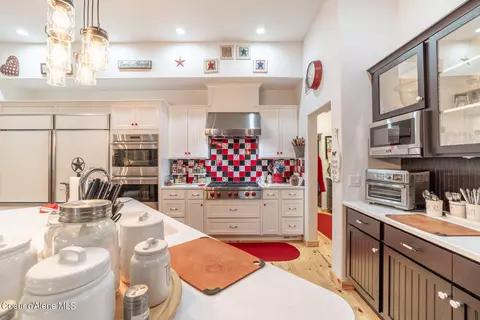 Kitchen - 10291 E Riley Loop, Athol, ID 83801 photo 3 of 8