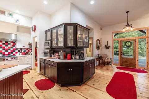 Kitchen - 10291 E Riley Loop, Athol, ID 83801 photo 4 of 8
