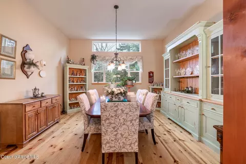 Dining - 10291 E Riley Loop, Athol, ID 83801 photo 2 of 2