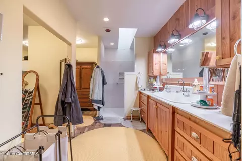 Bath - 10291 E Riley Loop, Athol, ID 83801 photo 2 of 4