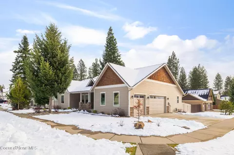 6736 W Christine St, Rathdrum, ID 83858