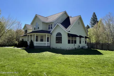 510 Mountain View Dr, Sandpoint, ID 83864