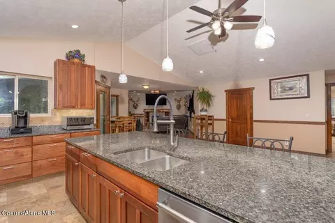 Kitchen - 10570 E Far Cry Rd, Athol, ID 83801 photo 4 of 8