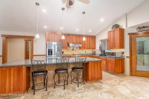 Kitchen - 10570 E Far Cry Rd, Athol, ID 83801 photo 6 of 8