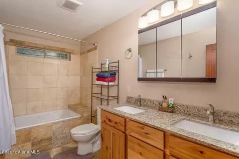 Bath - 10570 E Far Cry Rd, Athol, ID 83801 photo 4 of 4