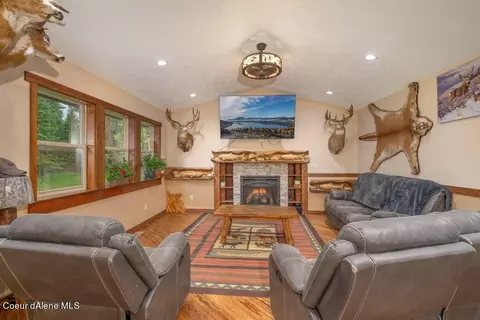 Living - 10570 E Far Cry Rd, Athol, ID 83801 photo 3 of 5