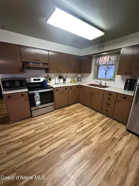 Kitchen - 132 W Brown Ave, Kellogg, ID 83837 photo 2 of 3