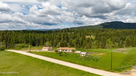 6761 E Sunrise Dr, Harrison, ID 83833