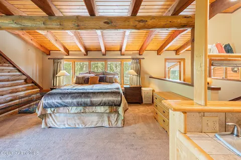 Bedroom - 701 Gooby Rd, Sandpoint, ID 83864 photo 4 of 5