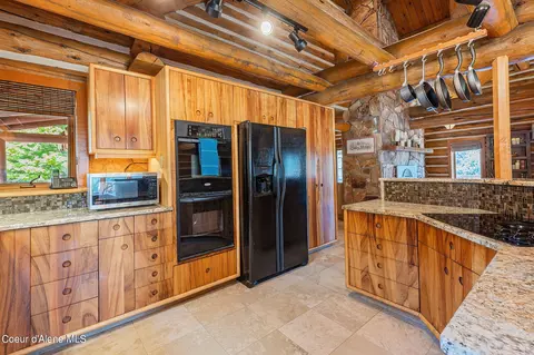 Kitchen - 701 Gooby Rd, Sandpoint, ID 83864 photo 4 of 7