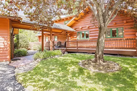 Exterior - 701 Gooby Rd, Sandpoint, ID 83864 photo 4 of 15