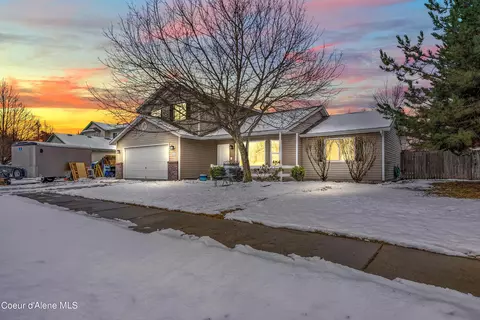 9178 N Prescott Dr, Hayden, ID 83835